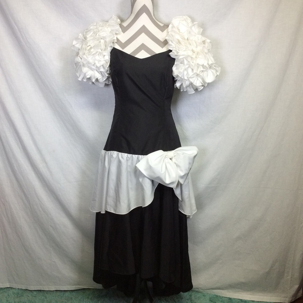Women’s VTG Black White Puff Sleeves Dress Tailor-made  90’s